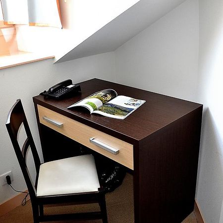 Hotel Les Benedictins Limoges Bagian luar foto