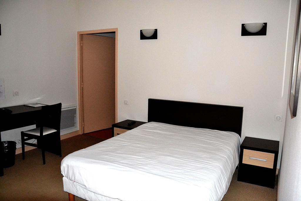 Hotel Les Benedictins Limoges Ruang foto