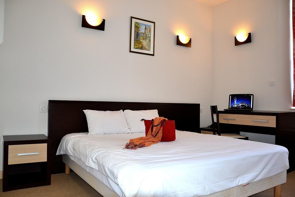 Hotel Les Benedictins Limoges Ruang foto