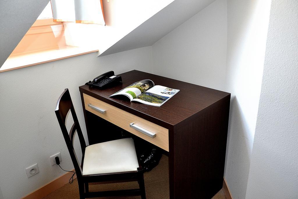 Hotel Les Benedictins Limoges Bagian luar foto